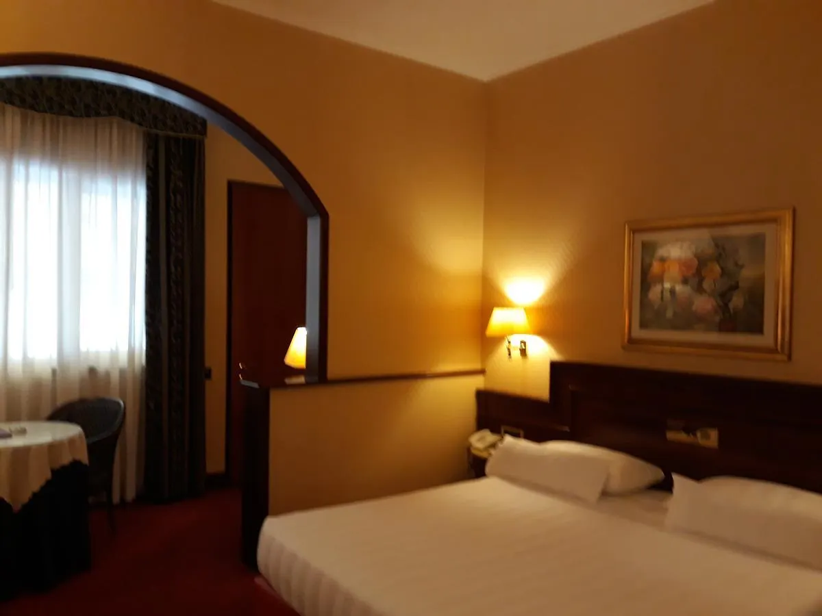 Hotel Motel Luna Segrate 4*,